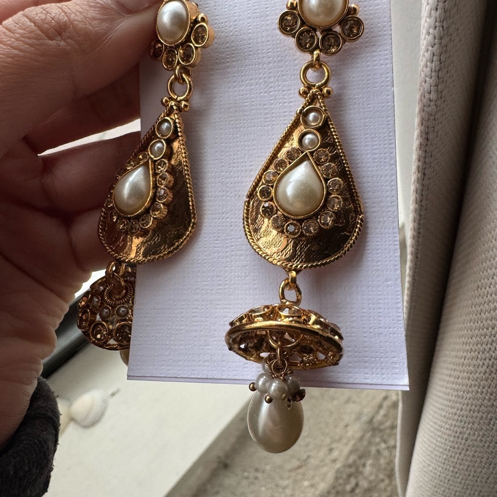 Daughters of India Gold and Pearl Teardrop Earrings - Picture 3 of 3